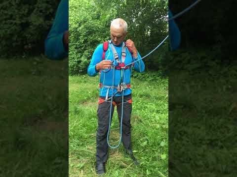 Lead Rope Solo climbing system with clove hitch as backup knot