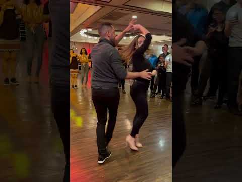 Intermediate Bachata Class Demo - Demetrio & Nicole - Bachata Dance Academy #bachata #bachatadance