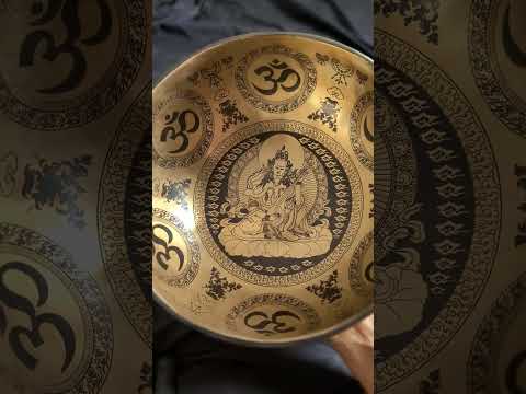 [A220] Superfine Carving singing bowl, ⌀18.5cm / 1000g, 🔽 A3 -17c (217 Hz), 🔼 D♯5 −14c (617 Hz) — VAYU sounds
