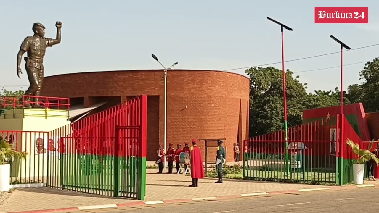 Premier cérémonial militaire d'hommage au père de la Révolution Thomas Sankara