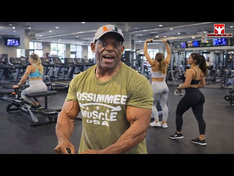 NEVER TOO OLD - Vince Taylor looks amazing at 69 - Bodybuilding Motivation 2026