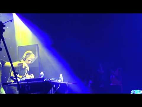 IGC 2011, Tritonal playing Tritonal & Sibicky - Suzu