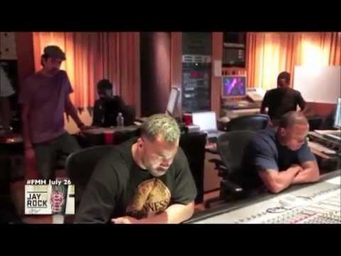 ★ Dr Dre In The Studio Making Beats (NEW) ★