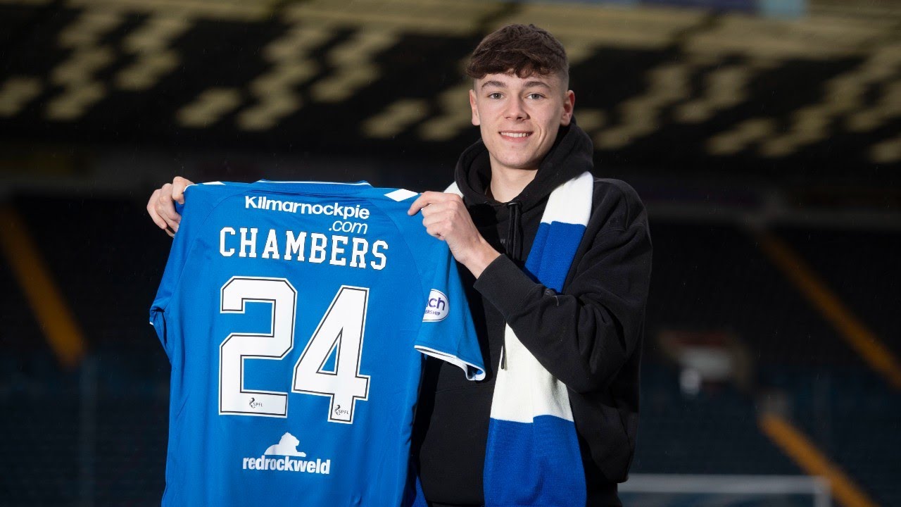 Welcoming our new full-back, Luke Chambers 🖊️