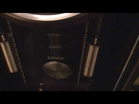 Waltham 31 day Chinese wall clock with round design (NOT WORKING)