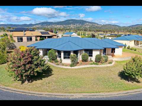 22 Parkes Drive, Tenterfield, NSW 2372, 4房, 2浴, House