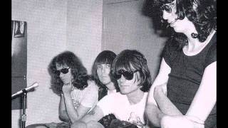 RAMONES  Drinking &(there's)Nothinh New To Try