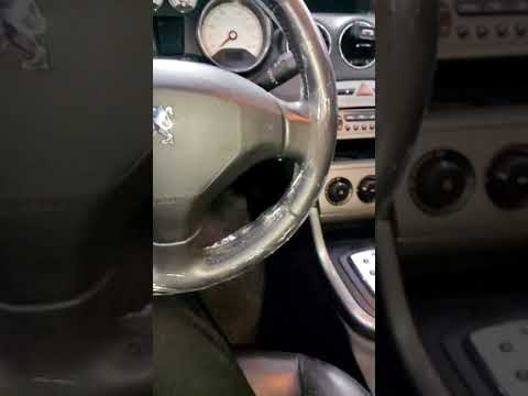 onde fica a tomada de diagnóstico (obd2) do Peugeot 408