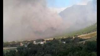 preview picture of video 'Franschhoek Fire Part 2 High Quality. Huey Helicopters In Action'