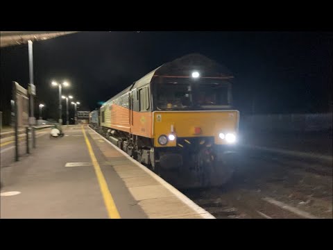 Colas Railfreight Class 66 No.66850 “David Maidment OBE” passing Yeovil Pen Mill with a loud 2 tone.