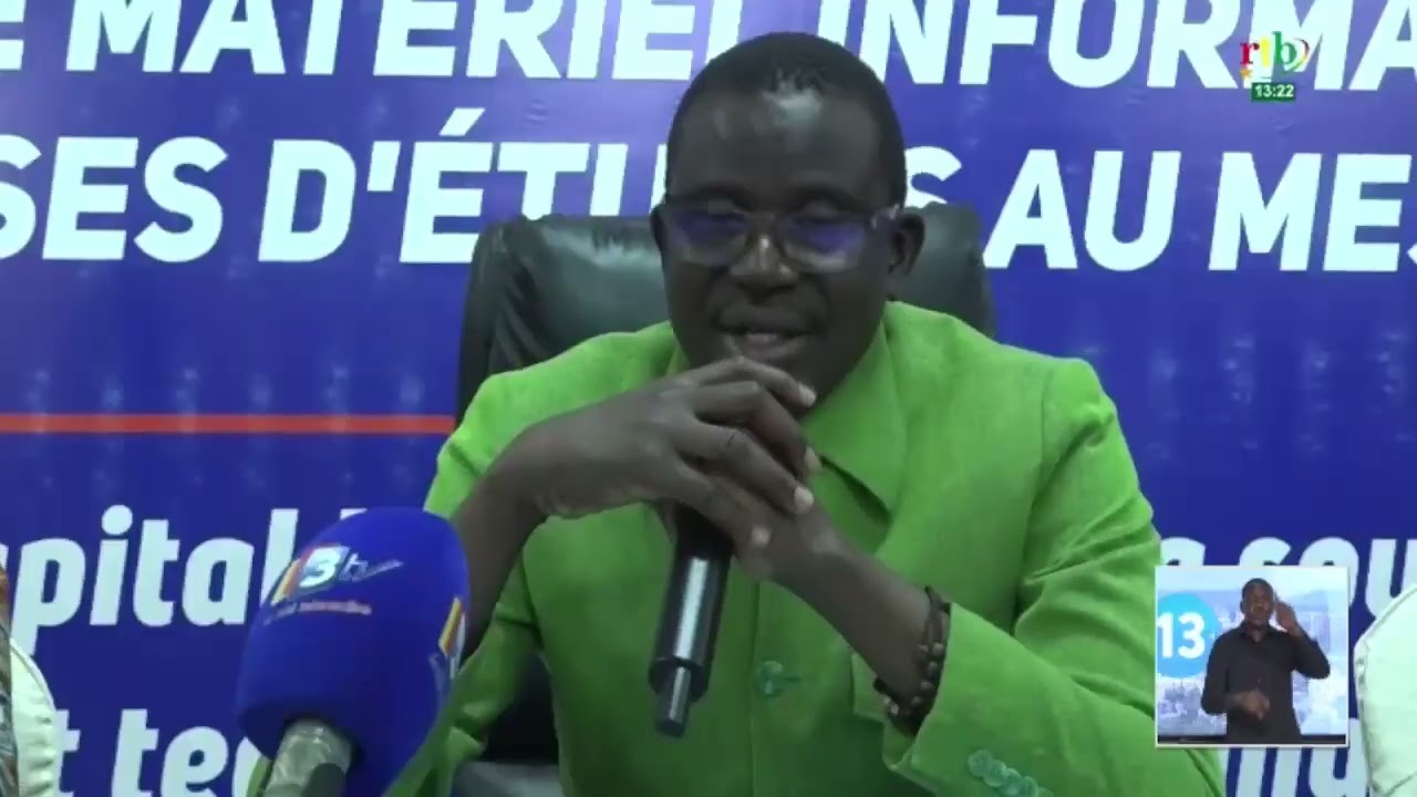 La Société de téléphonie mobile Moov Africa  offre 100 bourses d’études et 25 ordinateurs au MESFPT