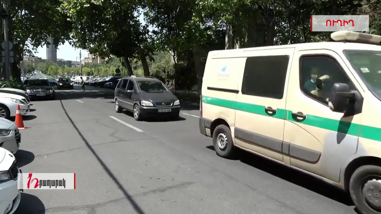 Մանուել Մանուկյանը կրկին ակցիա է անում ԿԲ-ի դիմաց