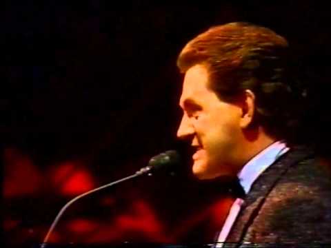 Elaine Paige and Tommy Korberg -Mountain Duet - Chess in Concert 1984