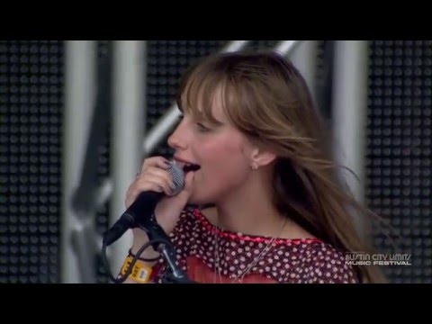 download lagu mp3 mp4 Zoe Manville, download lagu Zoe Manville gratis, unduh video klip Zoe Manville
