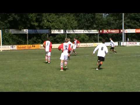 Slotfase KNVB BEKERFINALE EMMEN B1 - BE QUICK B1 2-1