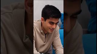 —Արսեն, ես հա՛մ քո պապուն եմ տեսել սիրահարված, հա՛մ հորդ եմ տեսել, հիմա էլ քեզ եմ նայում😁