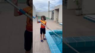 POR QUE DAVI TÁ LIMPANDO A PISCINA ? 🤔💦