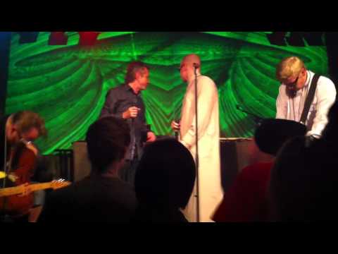 Uusi Fantasia - Liian myöhään feat. Freeman @ YK