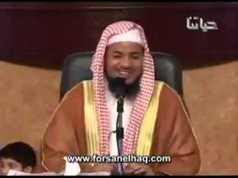 يضحك على الجالسين وهم يصغون: ٧٠ حورية تنتظركم في الجنة (فيديو)