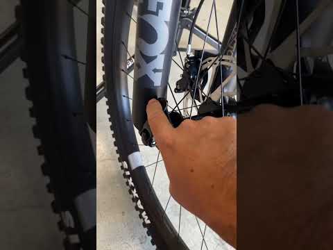 How to Adjust / Clock the QR Axle on a Fox 38