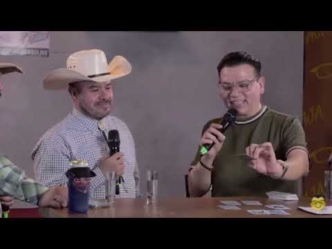 Zagar le lee las cartas a Edson Zuñiga "el norteño"