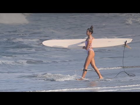 A perfect longboard surfing session in Batu Bolong