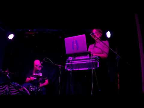 Hate Moss - Honey - Live @ Old Blue Last, London 30/01/2020 (1 of 5)