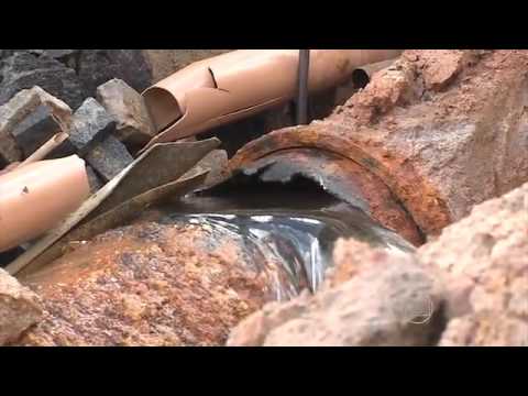 NETV   Compesa conserta tubulação mas moradores do Cabo continuam sem água   globo tv