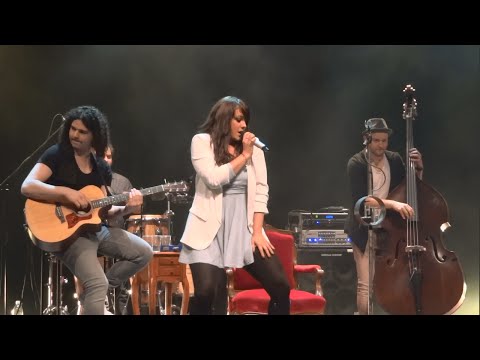 Ewa Farna ♥ Směj se ~ V akustickém směru Tour 2015 ~ 23.4.2015 Brno ~ Živě HD
