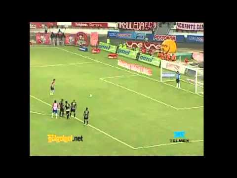 bacca experto cobrando penal