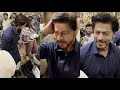Shahrukh Khan Leaving After Taking CM EKNATH SHINDE Varsha Bunglow Ganpati Darshan