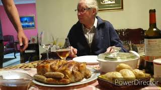 WHAT IS  A TYPICAL AND TRADITIONAL  BRITISH DINNER LOOKS LIKE?
