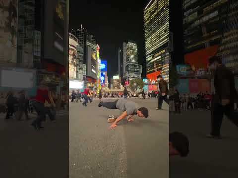 עשיתי תמונות במעבר חציה העמוס בעולם? (לא תאמינו כמה אנשים הפריעו)