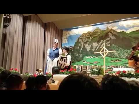 Jodelduett Astrid Bellmont und Adrian Kuriger; De Bärge zue von Jakob Ummel