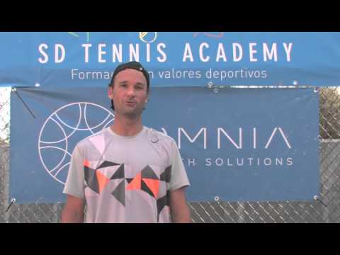 Carlos Moyá entrena en aire puro