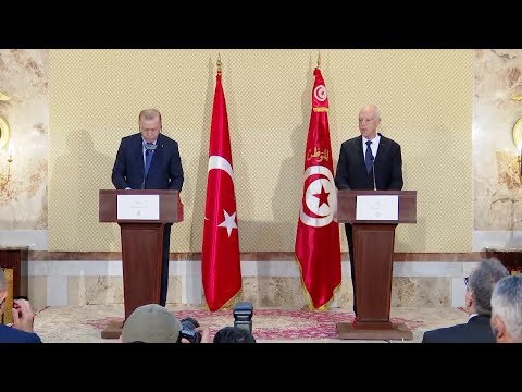 الرئيس أردوغان يصل تونس في زيارة عمل