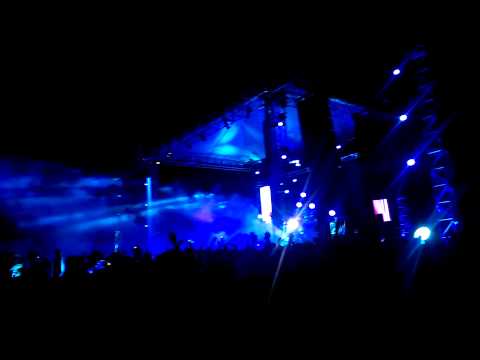 Kaskade vs. Tiësto, Swanky Tunes & Dyro - Room For Noise (Kaskade's EDC Chicago Mash Up)