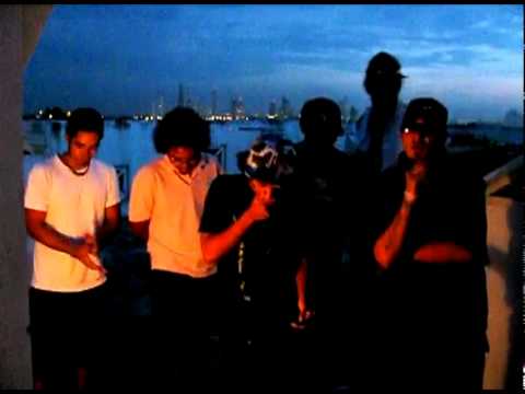 DESDE LA AZOTEA FREESTYLE, QUIKE, ZLAYER, BTC, ZANY OZ, COSHO MAN, HUGO GS