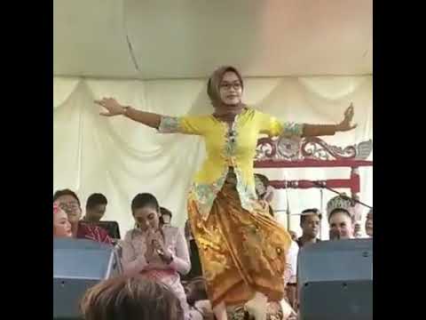 Bajidoran vs jaipongan lucu