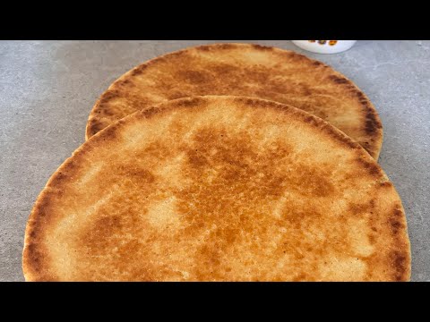 Galette kabyle Aghroum pain algérien kabyle (kesra)