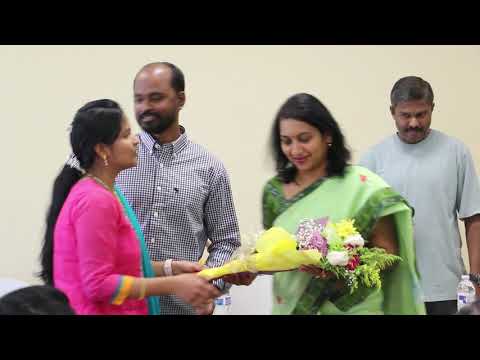 bouquet presentation to guest