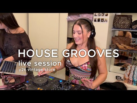 House Grooves | Live DJ Set | London Y2k Vintage Store | Funky & Soulful House@KaylsDjOfficial