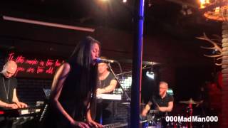 V V Brown - I Can Give You More - HD Live at Titty Twister, Paris (28 Nov 2013)