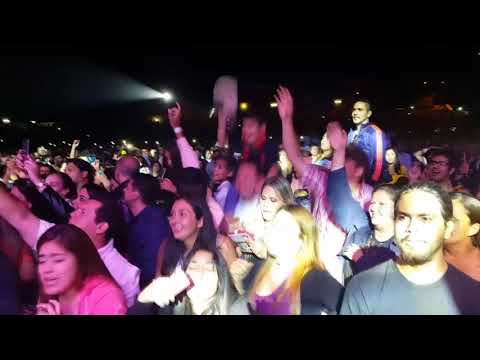 Autenticos Decadentes en vivo.. Festival Ykua Bolaños 2017