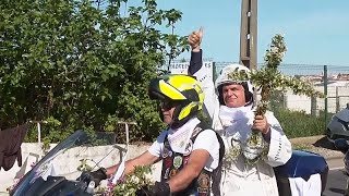 Portugal: Biker fahren mit Pater Avelino zum Ostersegen