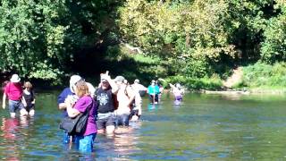 preview picture of video 'Wading the Potomac River at Botelers Ford - September 20, 2009'