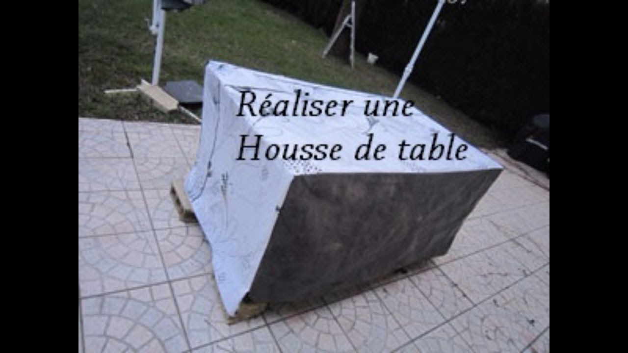 Coudre une Housse de table extérieur en recyclant deux nappes en toile cirée