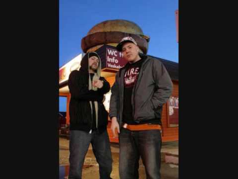 Fremmed Rase med Kaptein på skuta - Du vil ha mæ