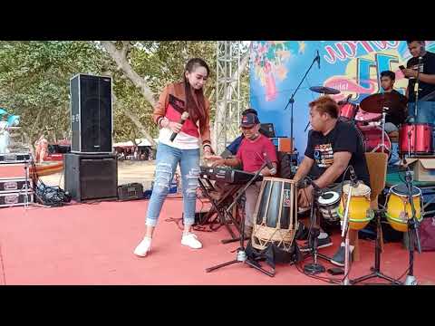 Mundur alon alon .pantai teleng ria