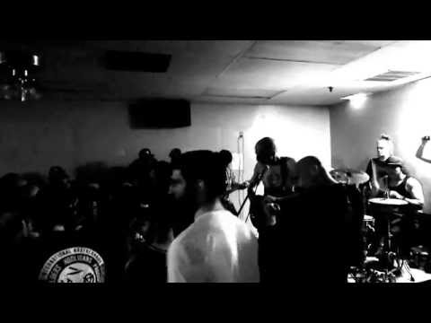 Everybody Gets Hurt @ Shakers Pub  Oakdale, NY 6/25/16